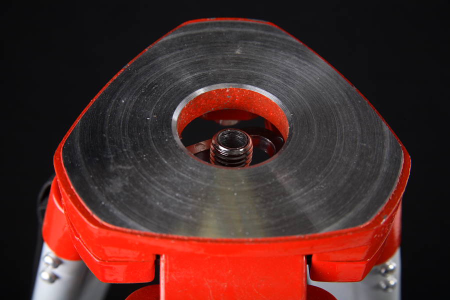 SLEVA 6ul Nivelační stativ Teleskopický NST  