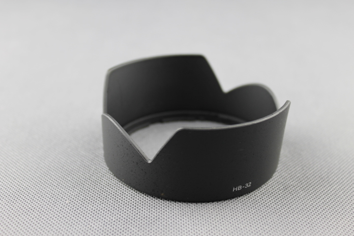 Sluneční clona  HB-32 pro Nikon  