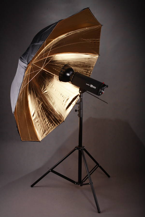 Studiový fotografický deštník 153cm zlatý  
