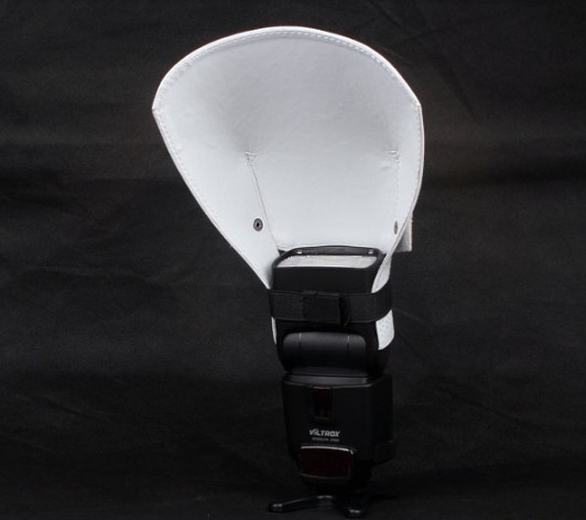 Univerzální odrazový difuzér ( bílá kůže) pro systémové blesky  