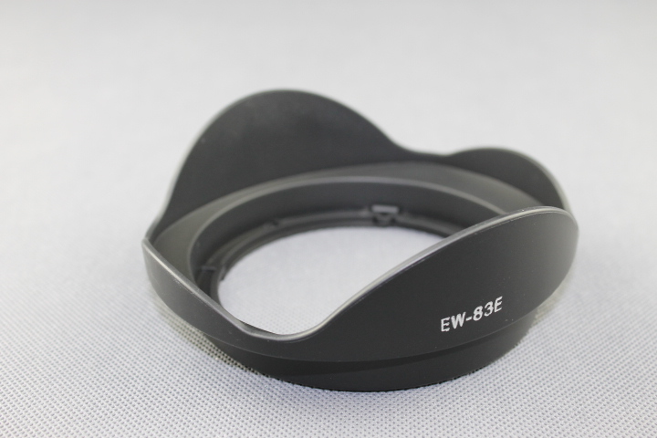 Sluneční clona EW-83E  pro Canon  