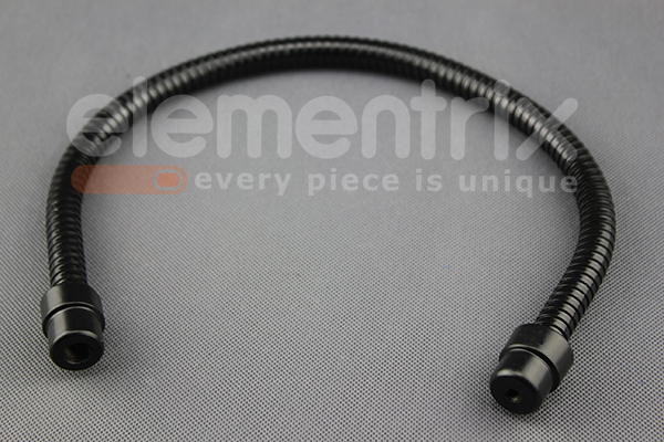 Kovový krk se závitem 3/8" a 1/4"  