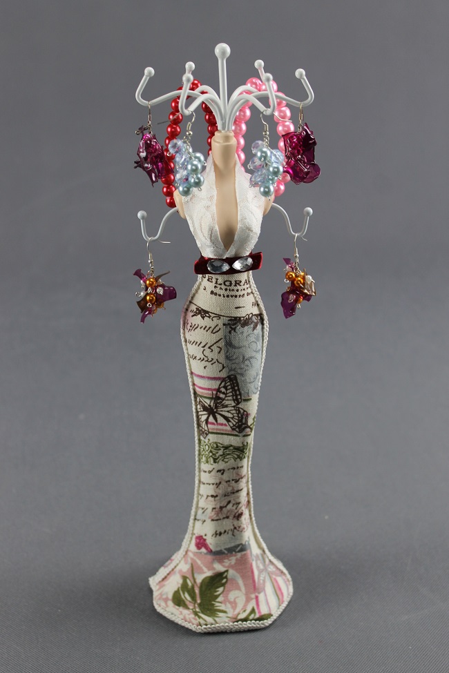 Stojánek na šperky, panenka PAN4  