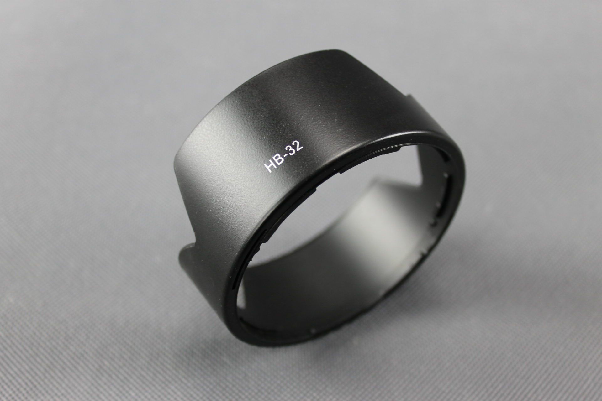 Sluneční clona  HB-32 pro Nikon