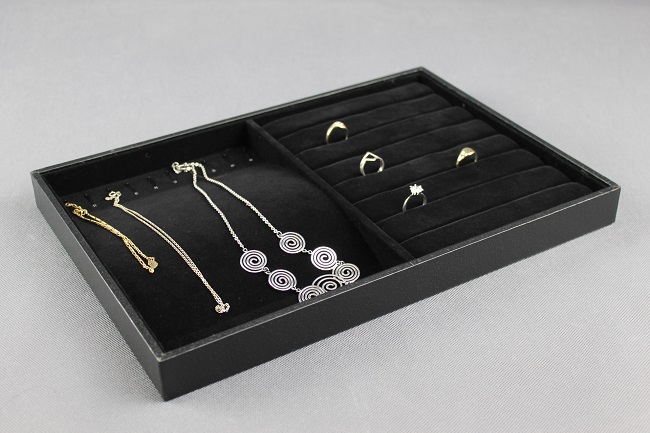 Plato na uložení, vystavení šperků PT8 černý samet  