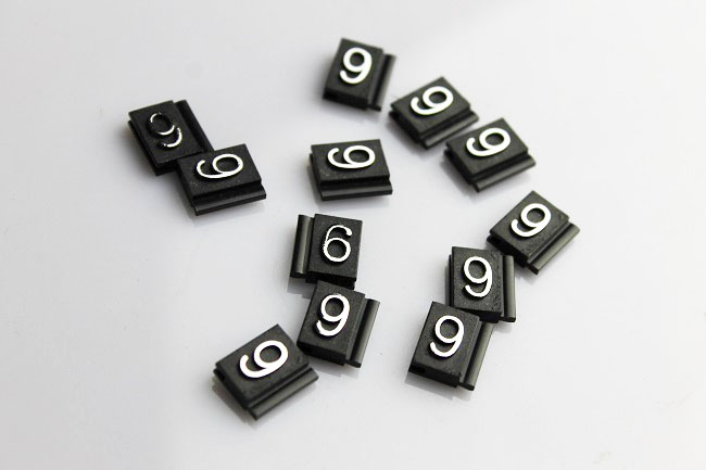 Plastové 3D cenovky náhradní znak 9 stříbrné