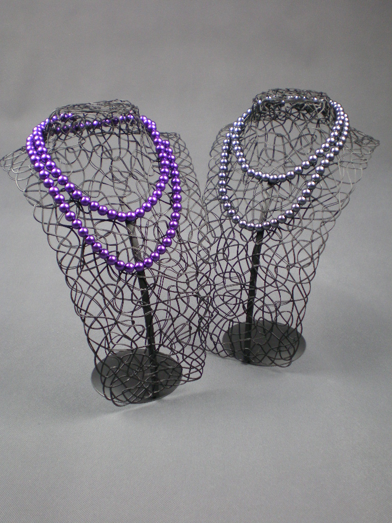 Dekolt na šperky kovový 30cm černý XL  