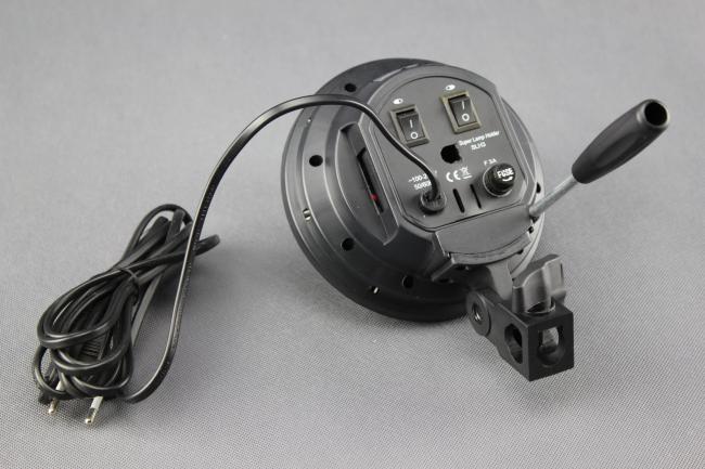 Lampa pro 4 žárovky