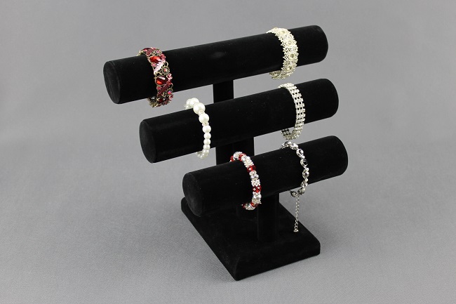 Stojánek, stojan, dekolt na náramky 3 patra  