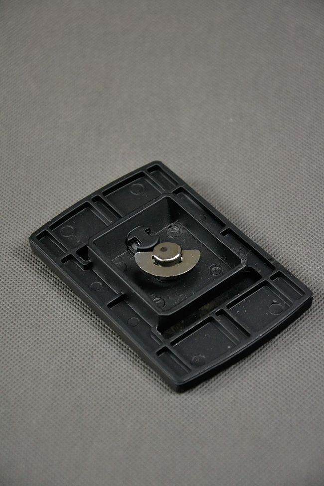 Rychloupínací destička pro stativ ST650  