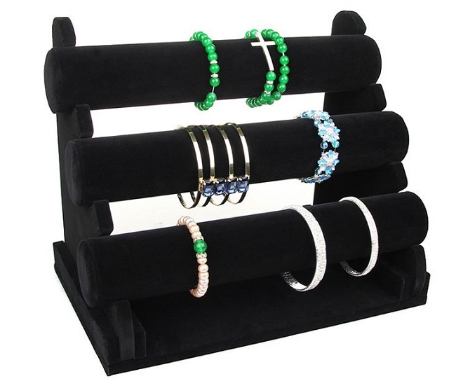 Stojánek, dekolt na náramky 3 patra samet