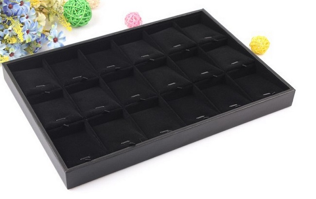Plato na uložení, vystavení šperků PT3 černý samet 