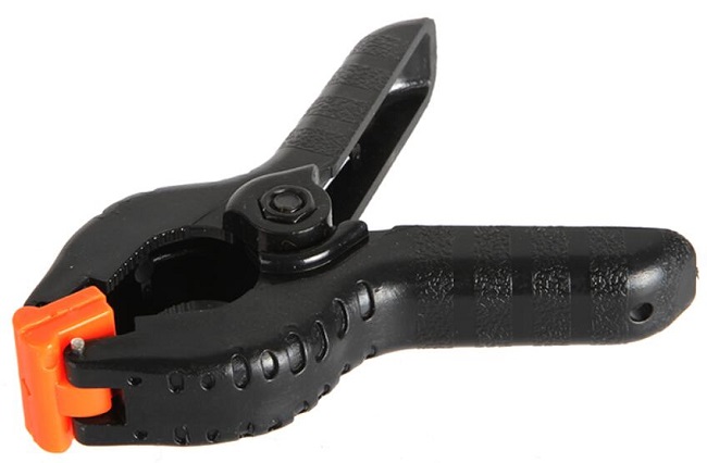 Plastová svěrka klipsa 64mm svorka 