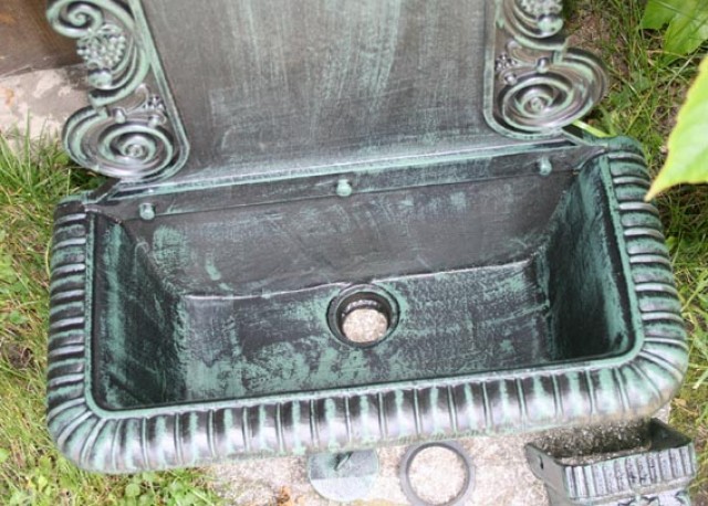 Retro zahradní umyvadlo s kohoutkem velké