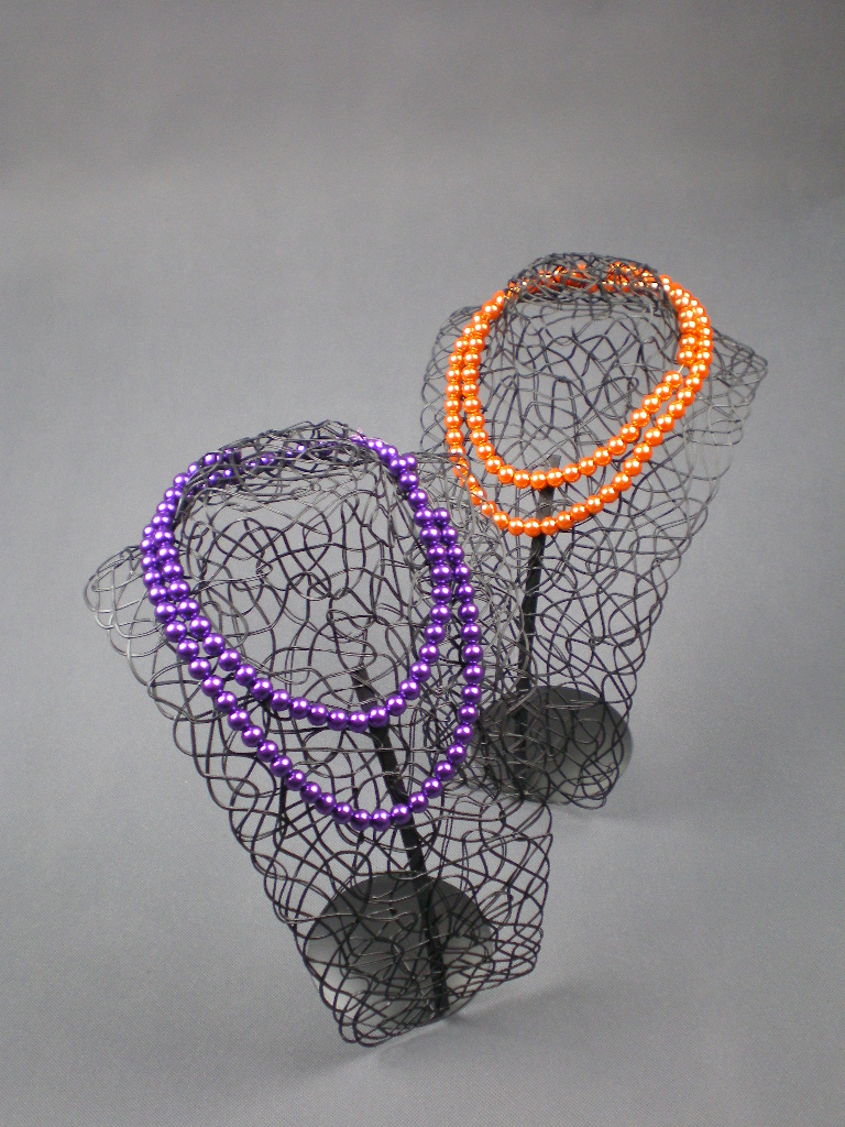 Dekolt na šperky kovový 30cm černý XL  