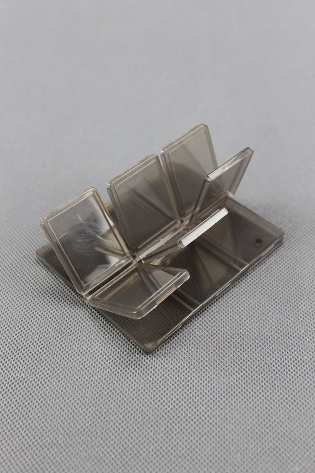 Krabička na 6 SD karet  