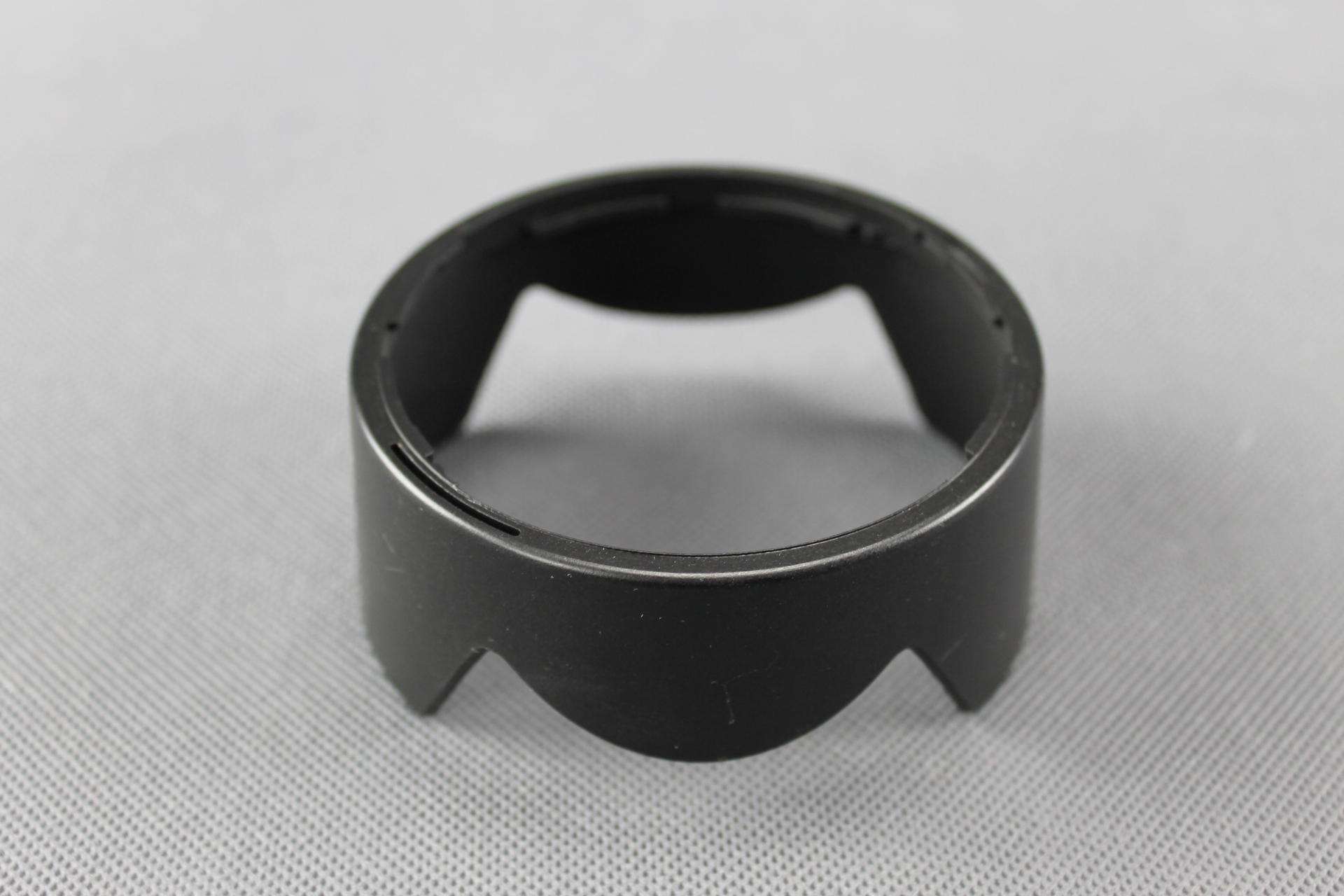 Sluneční clona  HB-32 pro Nikon