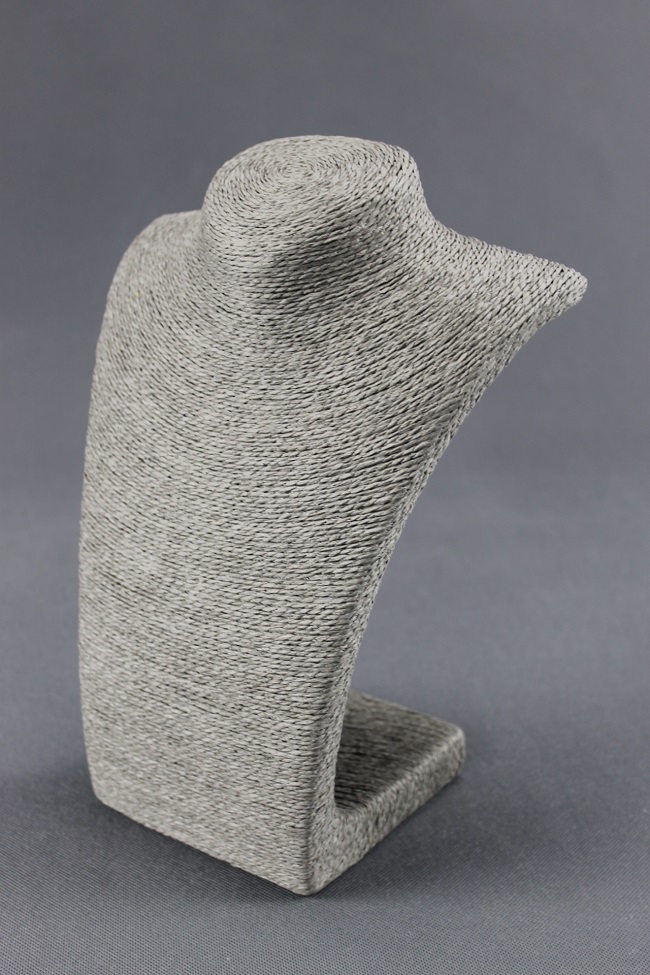 Dekolt, stojánek, stojan na šperky provázkový 28cm šedý