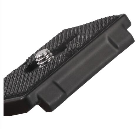 Rychloupínací destička pro Manfrotto 200PL-14 černá