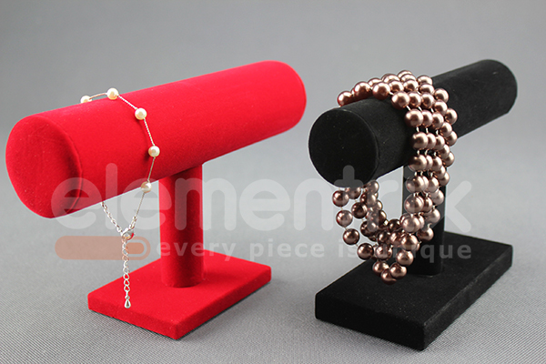 Stojánek, dekolt na náramky jedno patro červený  