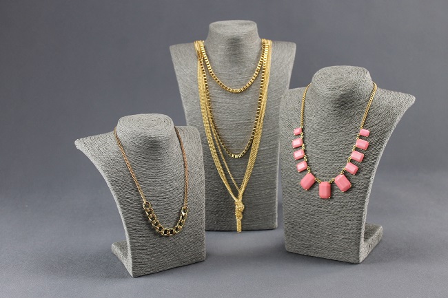 Dekolt, stojánek, stojan na šperky provázkový 36cm šedý  