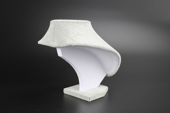 Stojan, stojánek, dekolt na šperky výška 18cm samet  