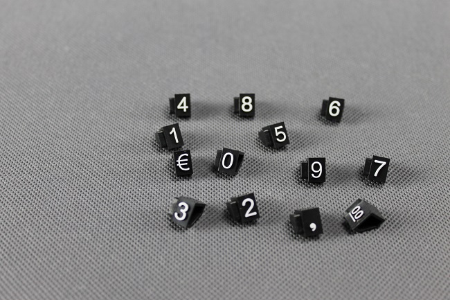 Plastové cenovky bílý prolis  6x9mm 1x řada  EURO  