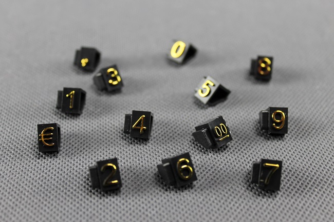 Plastové cenovky zlatý prolis 6x9mm 1x řada EURO