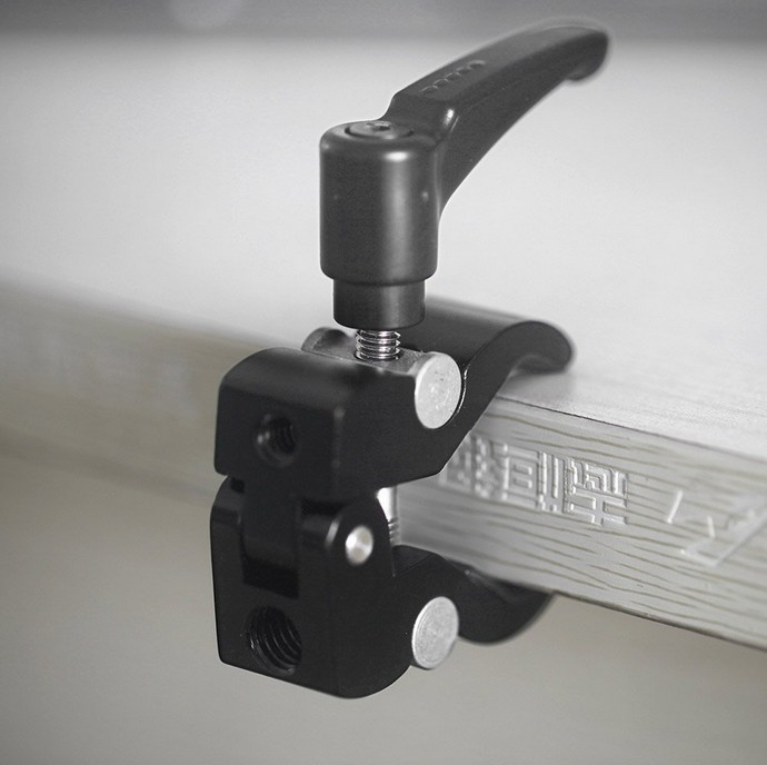 Video svěrka se závity 1/4" a 3/8" s kličkou 