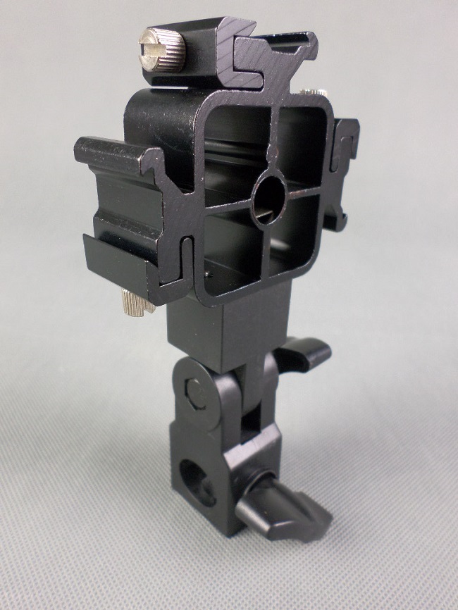 Svěrka s držákem na 3 systémové blesky a deštník 