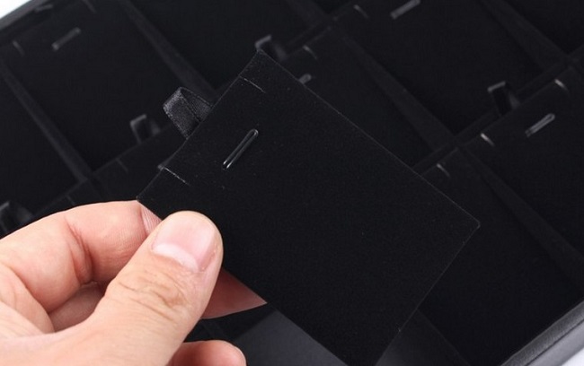 Plato na uložení, vystavení šperků PT3 černý samet 