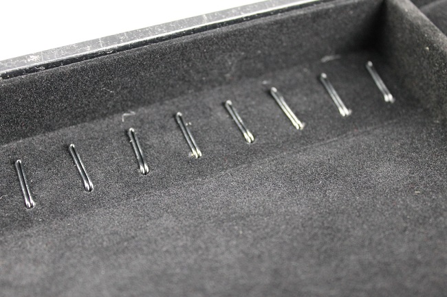 Plato na uložení, vystavení šperků PT8 černý samet  