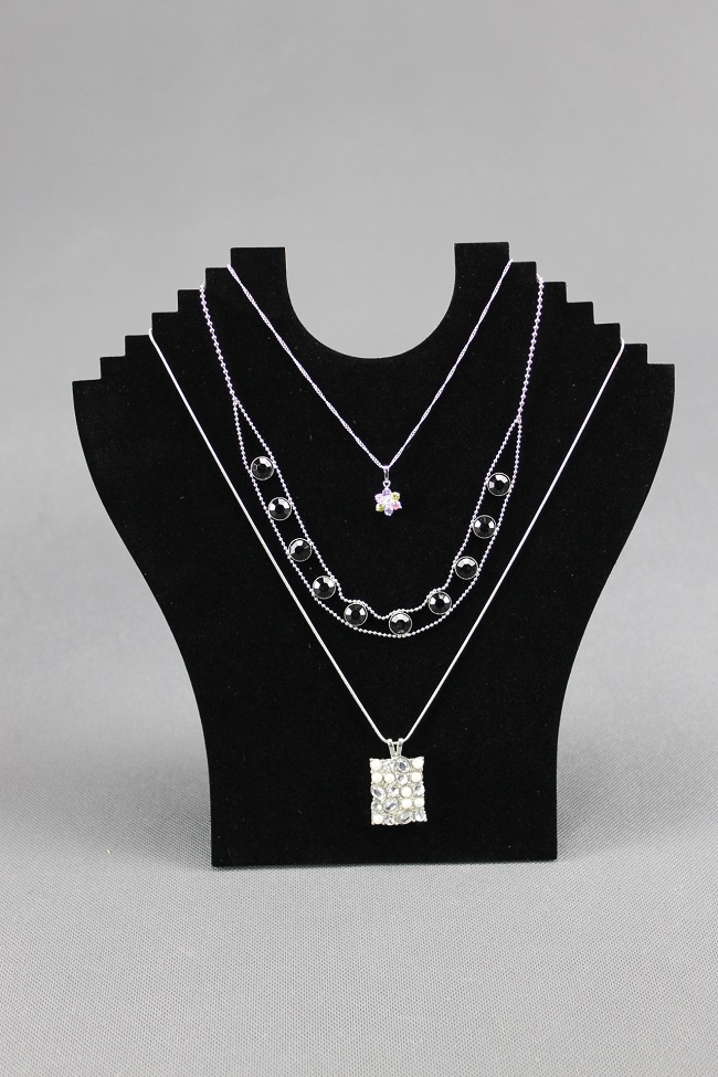 Dekolt, stojánek, stojan na šperky černý samet, DKP2 skládací  