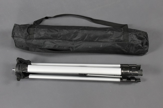 Nivelační stativ teleskopický 168cm  