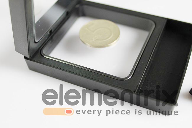 Stojánek, stojan 70x90 pro cenné předměty, proti doteku   