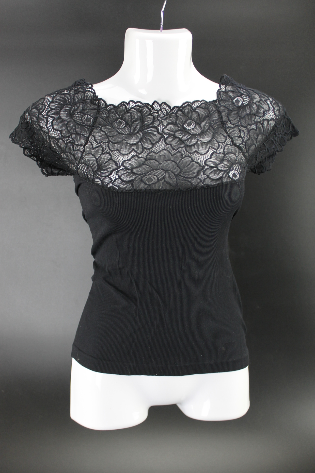 Dámské torzo tělo a boky bílé  