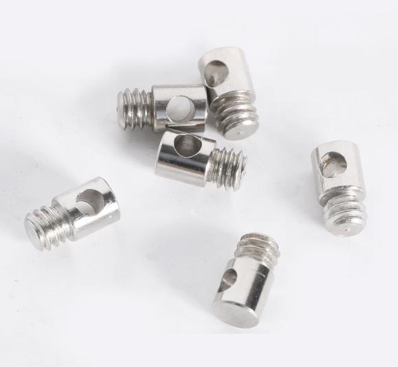 Závit s čepem a dírou 4,5mm